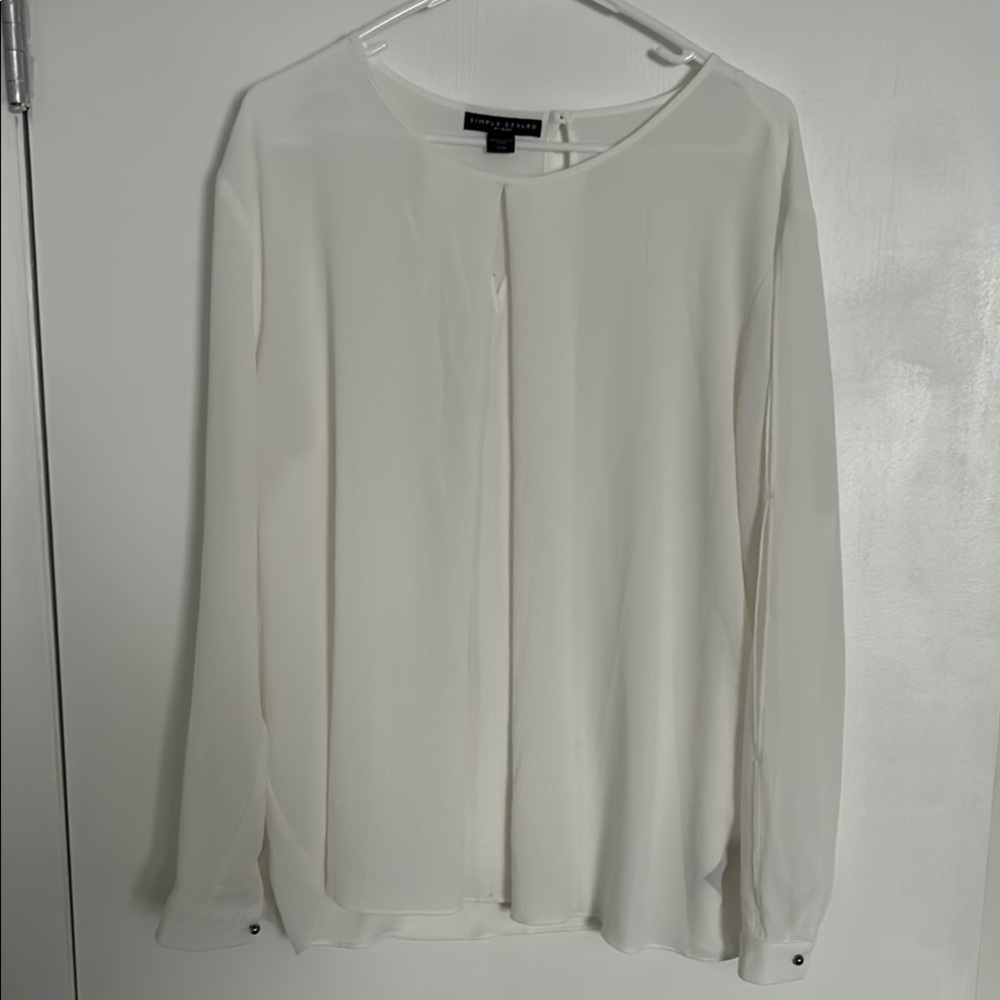 Simply Styled White Blouse Relaxed Fit Buttoned Peter Pan Collar